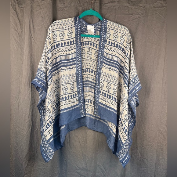 Simply Noelle Other - Blue and White Patterned Short Kimono Lightweight